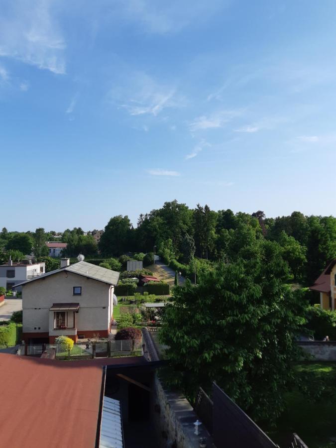 Apartman V Rodinnem Dome Jaroměř エクステリア 写真